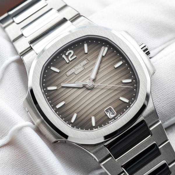 Patek Philippe Nautilus 7118/1A-011